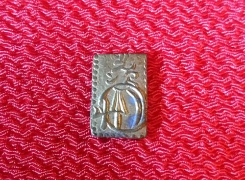 Amazon.co.jp: 明治二分判金 古銭 小判 二分金 : ファッション