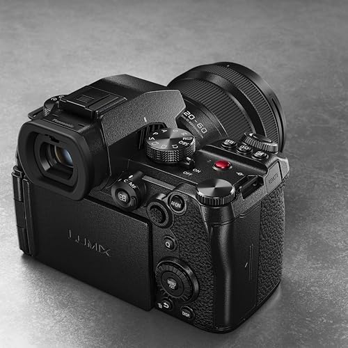 Pack hybride Panasonic Lumix S5 Mark II + S 20 60mm f 3.5 5.6 + S 50mm f 1.8