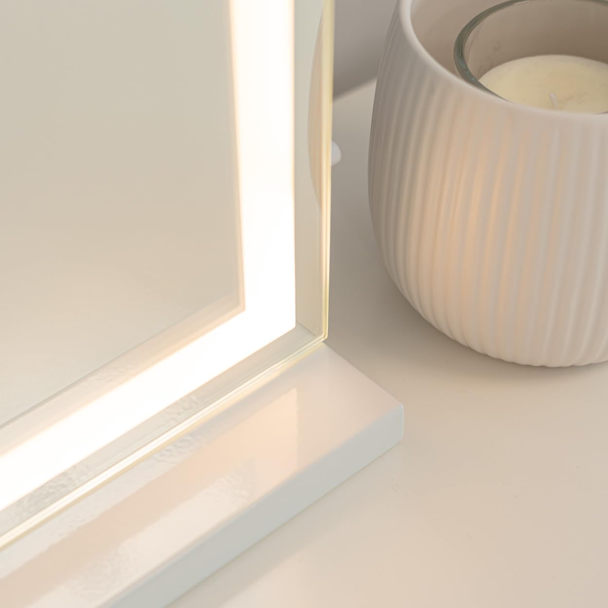 Flamingueo Specchio Trucco con Luci - Striscia LED - 3 Modi di Luce - Intensità Regolabile - Controllo Tattile - Vanity Mirror - Bianco - 58x12x43cm