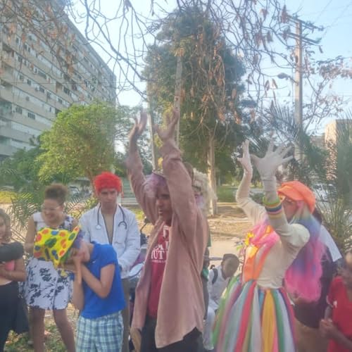 La poetisa Luisa Oneida Land&iacute;n y la metod&oacute;loga sociocultural Milenis Alderete Cortina.