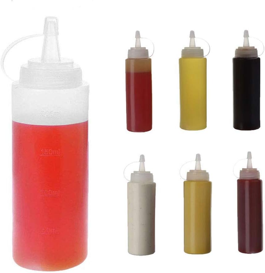 spremere la bottiglia per i biscotti con la glassa