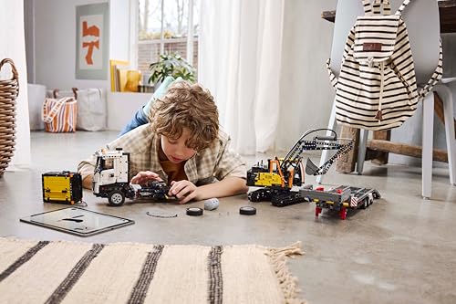 LEGO Technic Camion Volvo FMX et Pelleteuse électrique EC230 - Jouet Voiture pour Enfants - Véhicules à Offrir aux Garçons et Filles de 10 Ans et Plus Passionnés d'Engins de Chantier 42175