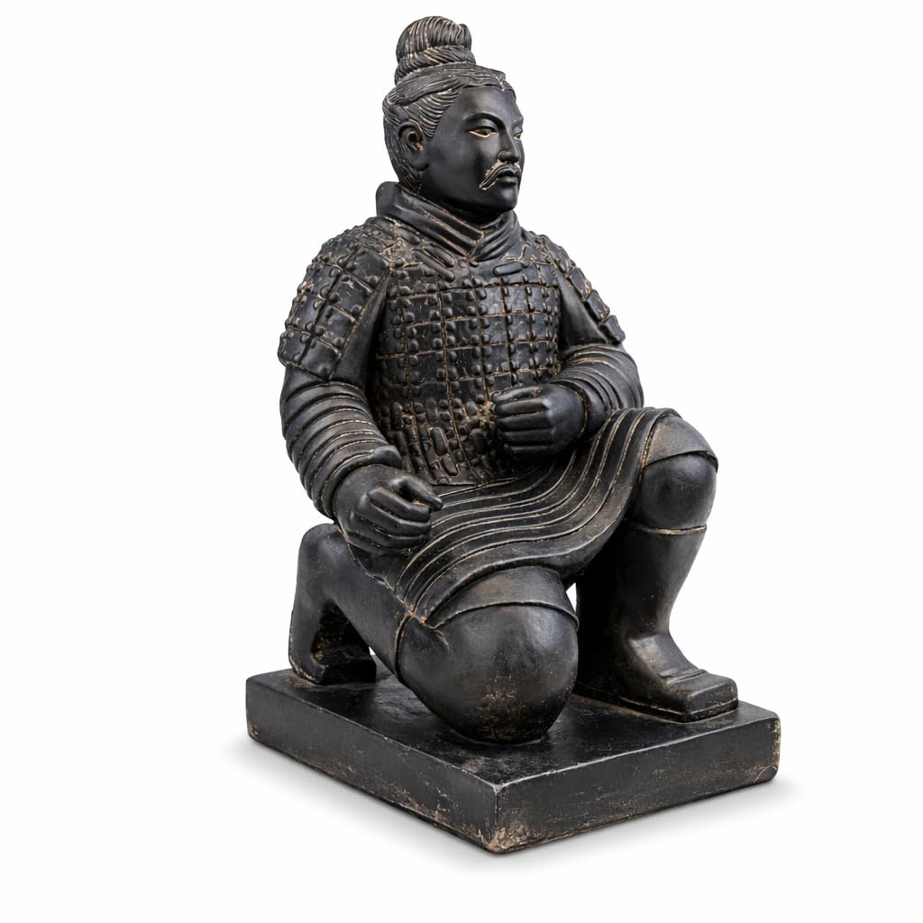 Krieger Statue kniend – Garten Wohnzimmer Deko Skulptur – Wetterfest – Steinoptik Terrakotta Krieger Figur schwarz Gold – ca. 50 cm