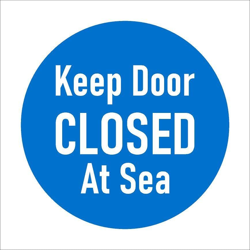 Keep door closed at sea, sign. Square floor sticker - Self adhesive floor graphic (200mm x 200mm)