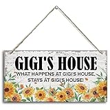 ヴィンテージ ジジの家 What Happens at Gigi's House Stays at Gigi's House 木製装飾サイン 吊り下げプリント木製飾り額装飾 素朴なホームデコレーションサイン ジジ装飾 おばあちゃんへのギフト12x6インチ