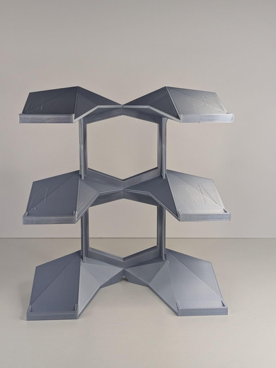 1:18 Scale Diecast Model Car Display Stand, 3D Printed, Holds 3 Cars, Black, Collector Shelf (Silver)