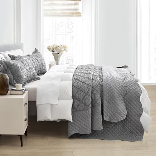 Image of Oversized King Bedspread, Clipped Jacquard Diamond Quilt Set King /Cal King, Lightweight Tufted Reversible Coverlet, Scalloped Edge - Shabby Chic Boho Look, 3 Piece, Grey