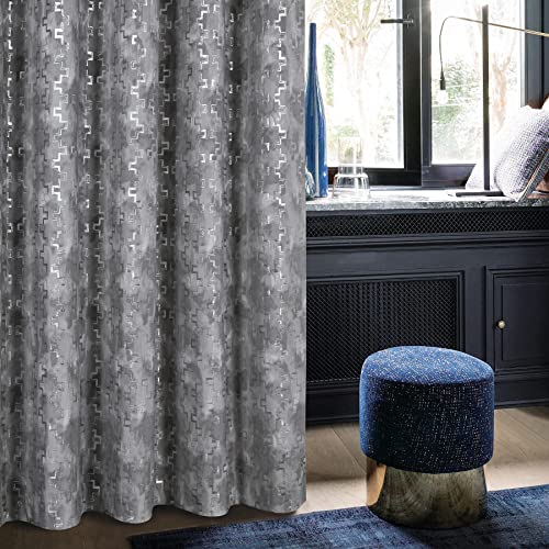 Cortinas de terciopelo opaco contra la luz exterior para un descanso total en plata 7