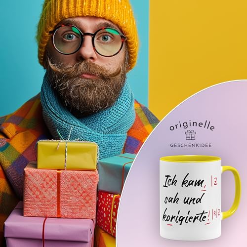 OM3® lustige Lehrer Kaffee-Tasse mit Spruch - Lehrergeschenk Spruchtasse Lehramt Studenten - Keramik Becher - 11oz 325ml - Beidseitig… – Ansicht 3