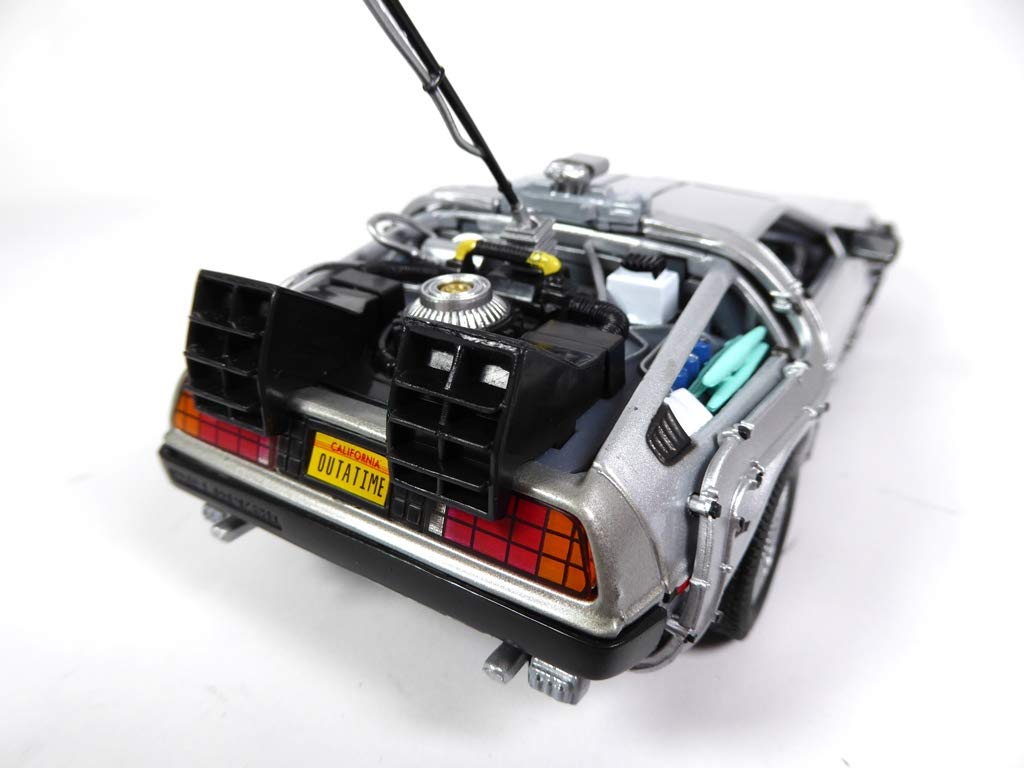 OPO 10 Voiture Delorean du Film Retour vers Le Futur I - échelle 1:24 (Ref: 01V-22443)