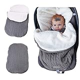 Dieser Babyschlafsack aus dicker und warmer Strickwolle und Fleecefutter hält Ihr Baby drinnen und draußen kühl