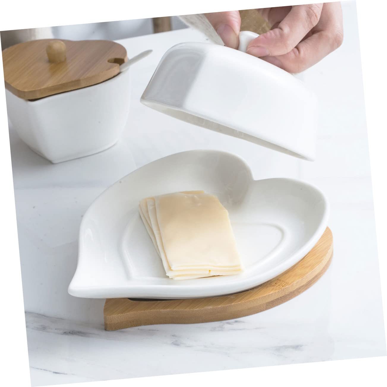 OUNONA 2 Juegos Plato de Decorativo de Cerámica con Tapa Juego de Azucarero y Lechero Diseño Corazón Utensilios de Mesa para Hogar