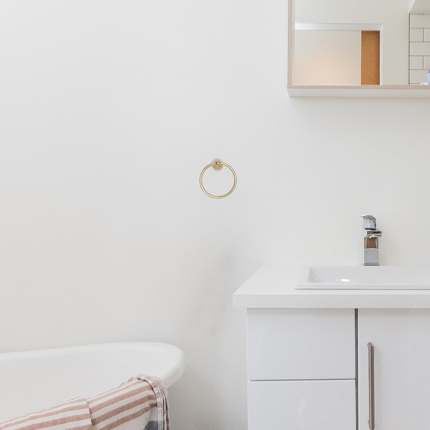 Golden Towel Ring Wall Mounted Bathroom Towel Holder Stainless Steel Rustproof Round Rack for Household