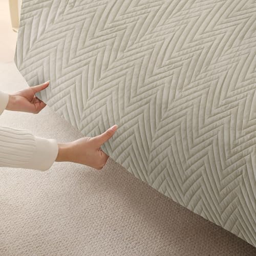 Image of Amazon Basics - Velvet Quilted Make Your Own Sofa Cover |1 Seater | Multi-Layered Fabric |70cm x 70cm | 350 GSM | Color - Beige