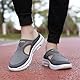 Meik Mangni Hausschuhe Damen Herren Clogs Leichte Pantoffeln atmungsaktive Pantoletten Mules rutschfest Gartenschuhe Sabots Outdoor Indoor DunkelGrau Gr.43 EU