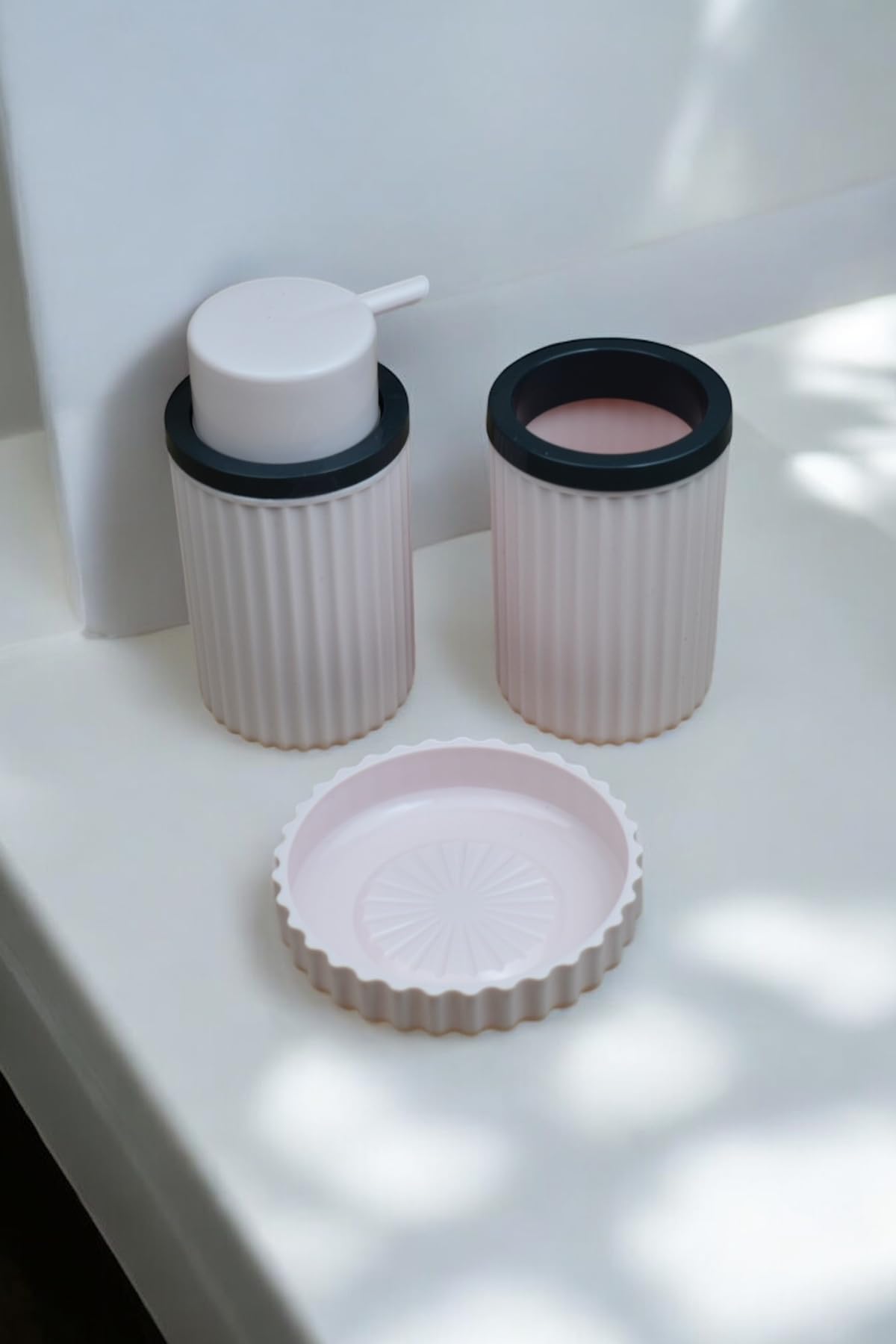 3 Parça Sert Plastik Banyo Seti/Sıvı Sabunluk, Diş Fırçalık ve Katı Sabunluk-Toz Pembe