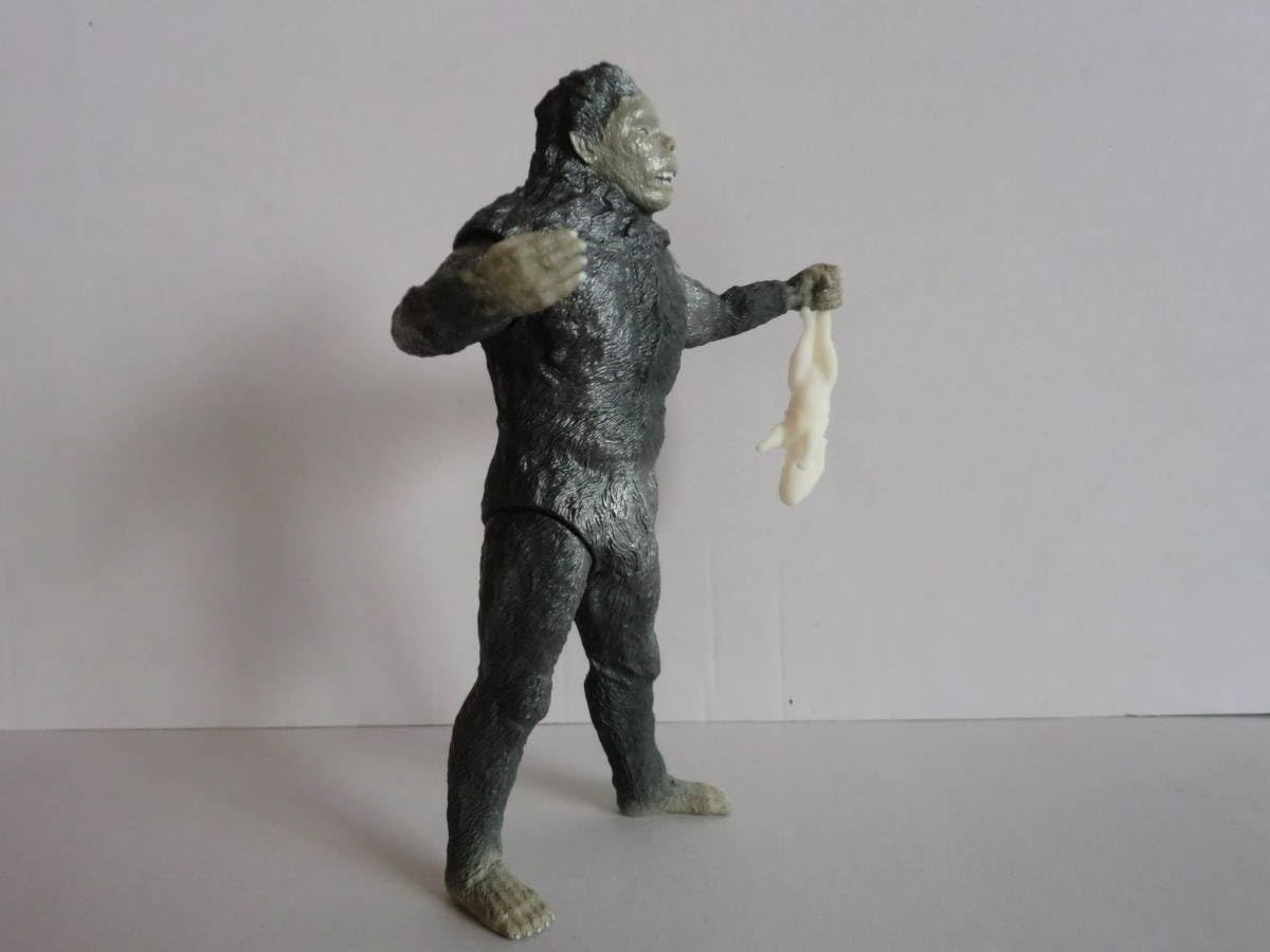 Amazon.co.jp: H5511絶版・獣人雪男ソフビフィギュア！ : おもちゃ