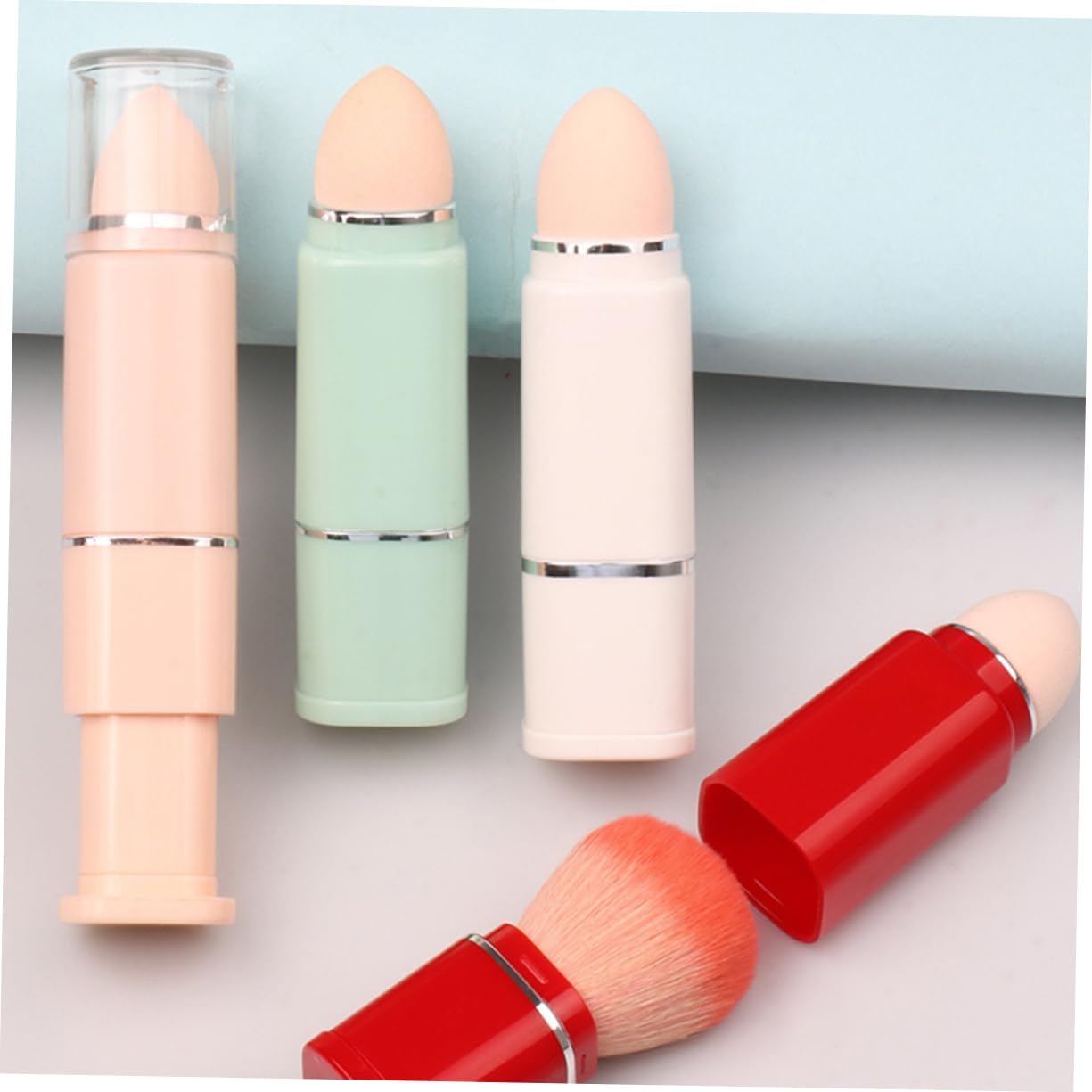 FRCOLOR Retractable Blush Brush Foundation Brush Portable 2 in 1 Makeup Brush for Travel