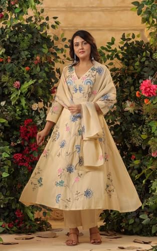 Robe indienne coupe droite pour dissimuler les rondeurs avec élégance