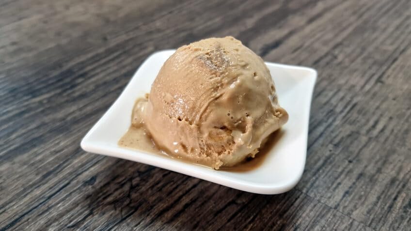 Salted-Butter-Caramel-Eispaste für köstliches, cremiges Eis mit intensivem Geschmack von salzigem Butterkaramell. Auch zum Verfeinern von Desserts uvm.» Inhalt 250 g – Bild 7