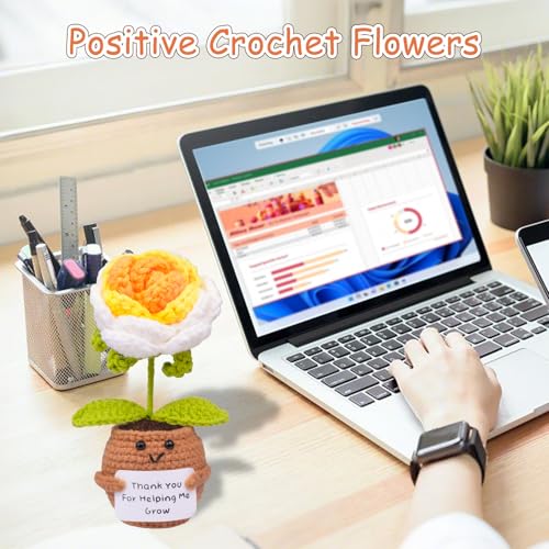 Muñeca de crochet rosa positiva mini hecha a mano miniatura 6