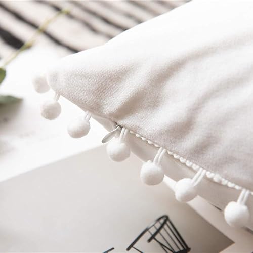 Miniatura 4 de Dezene 2 fundas para cojín decorativo de terciopelo con pompones