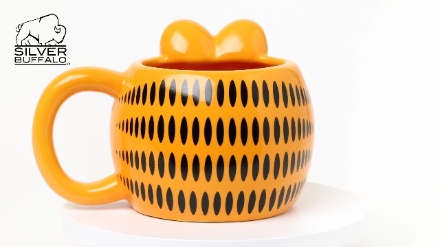 Amazon.com: Silver Buffalo Garfield Ceramic 3D Sculpted Mug, 20