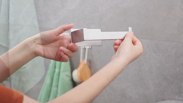 Portarotolo Carta Igienica Con 2 Ganci Adesivi - Acciaio Inox, Senza Forare, Per Bagno E Cucina - Foto 7