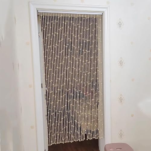Rideau en perles de bambou pour séparer une pièce sans travaux et masquer un placard