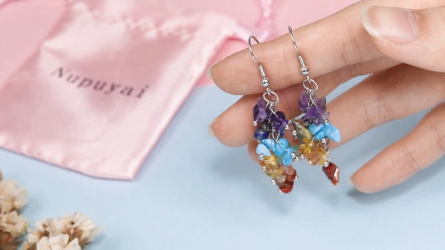 Boucles D'oreilles Pendantes MIKONA Or - Plumes De Faisan Violet Beige Gouttes Satellite