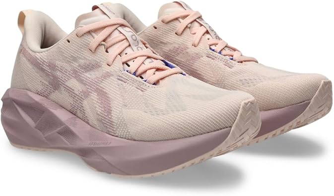 ASICS Women's Novablast 5Sneaker