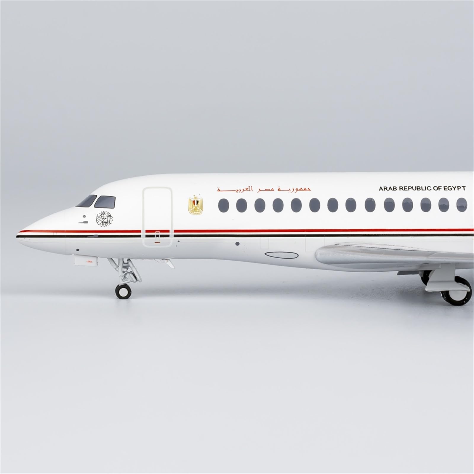 Modelli di Aerei Replica 11CM Modello di Aereo finito Realistico 1/200 per l'aeronautica egiziana Falcon 7X su-BTU Modello di Aereo in Miniatura di Aereo in Scala accurata