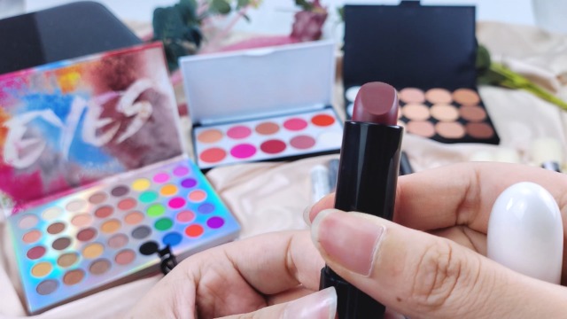 Amazon.com : FantasyDay All-in-one Holiday Make up Gift Set