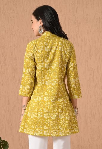 Image of Amazon Brand - Tavasya Women Ethnic Printed V-Neck Cotton Short A-line Kurta | Stylish Casual Everyday Office Top | 3 /4th Sleeve | Regular Fit