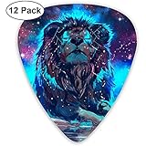 ♥ Exterior: conjunto de 12 púas de guitarra clásica con un cuerpo ancho y punta redondeada.