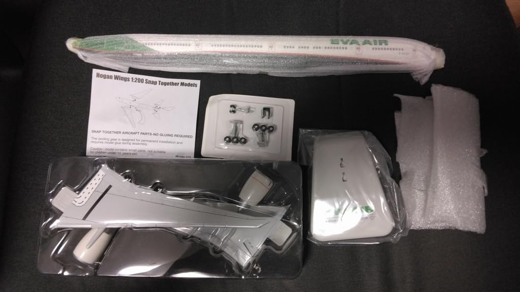 Amazon.co.jp: Hogan エバー航空 EVA AIR Boeing 777-300ER 1/200