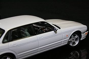 絶版未展示品 オートアート 1/18 ジャガー XJ-S ホワイト1980 絶版未展示品 オートアート 1/18 ジャガー XJ-S ホワイト1980
