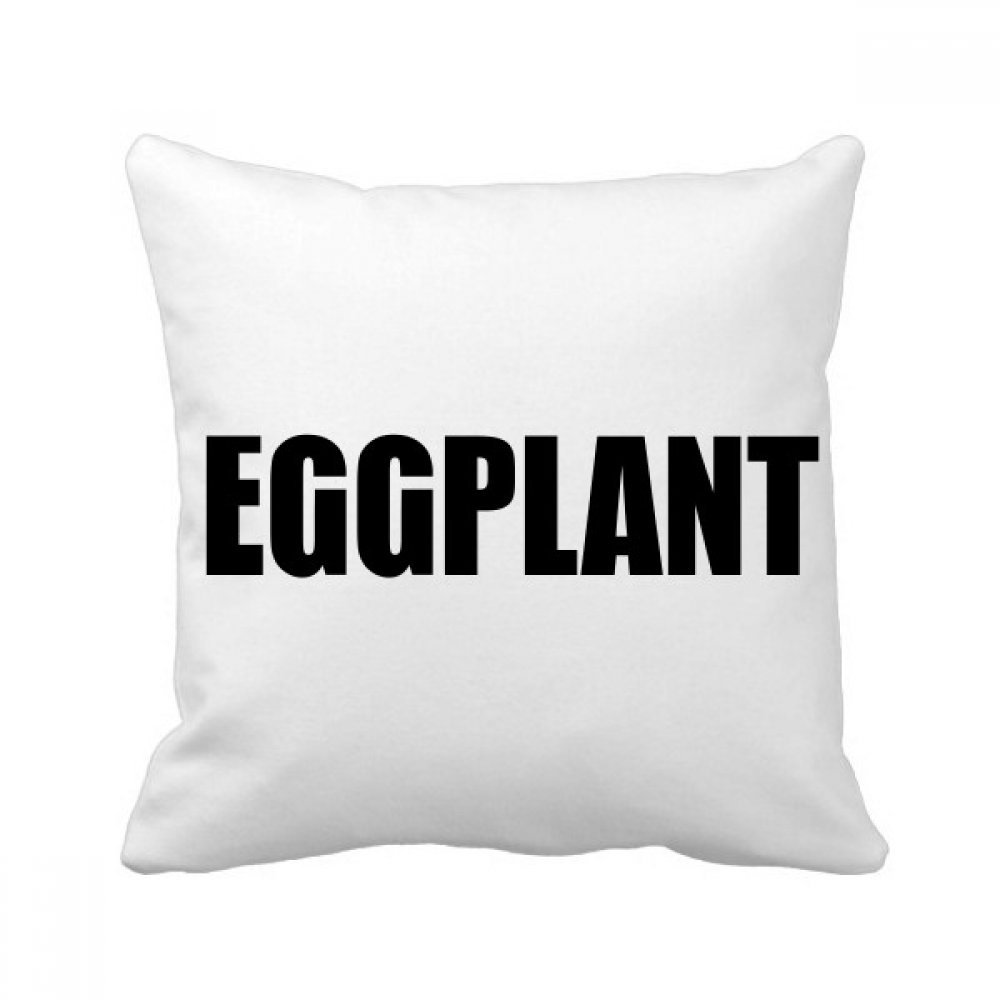 Coussin aubergine pour raviver un canapé terne avec une touche colorée