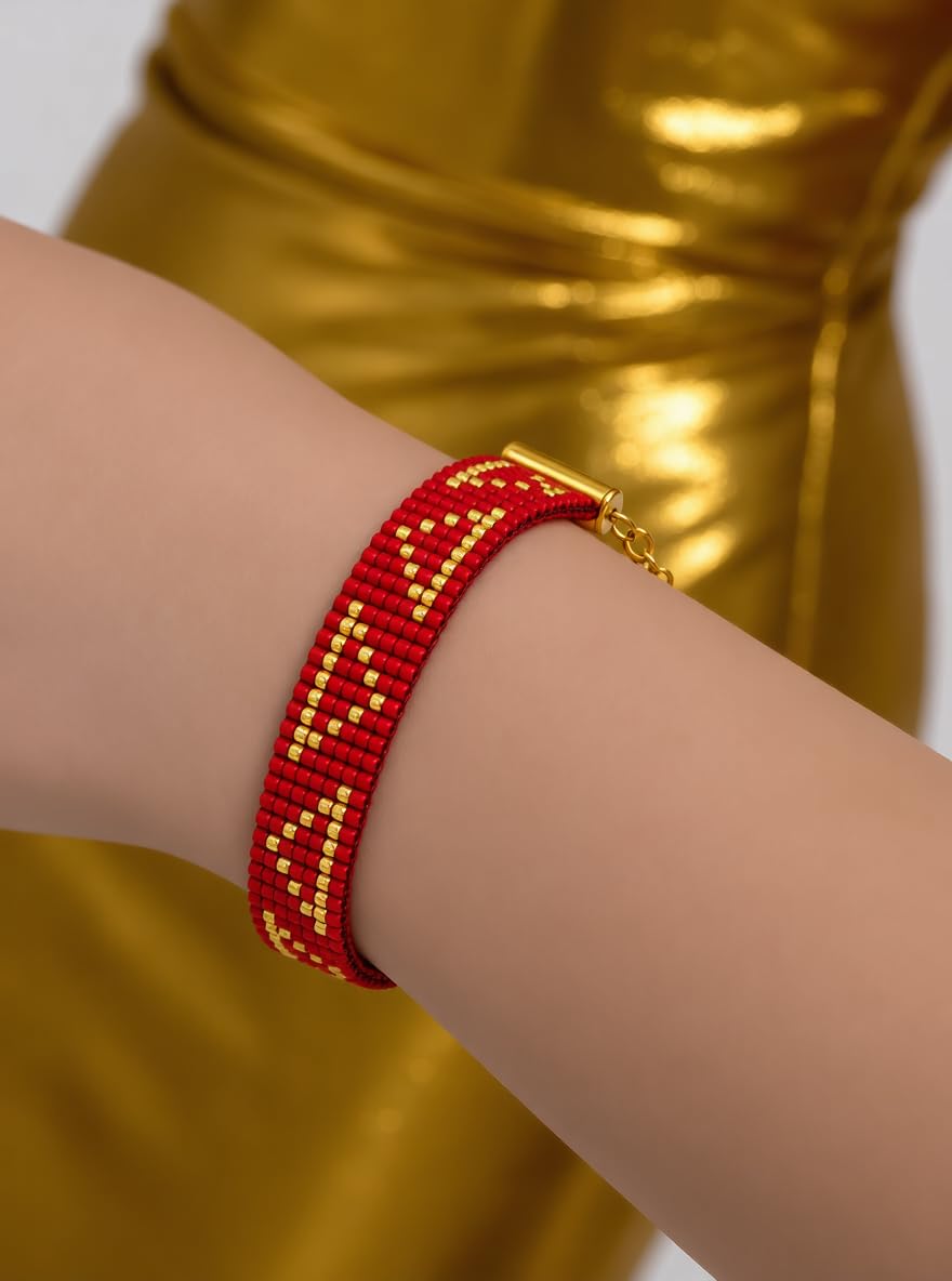 Miyuki Bracciale in perle tessute rosse e dorate – motivo geometrico Chevron, stile artigianale elegante, chiusura regolabile, gioiello unisex Salia Gold Paris