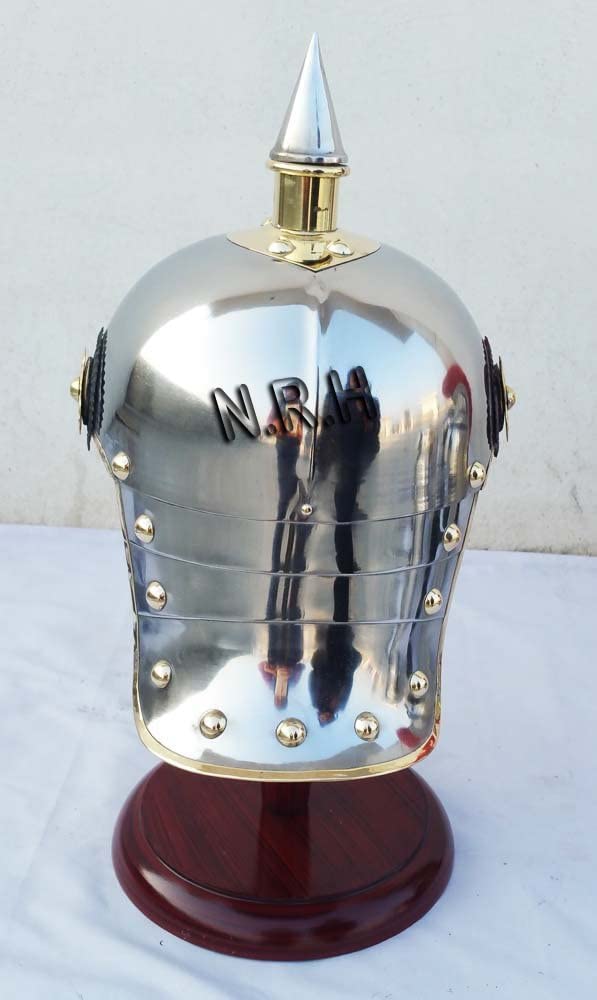 II wojna światowa niemiecka pruska stal i mosiądz Pickelhaube kask wojskowy oficer kolce kask