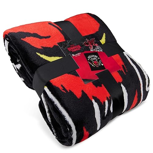 Stranger Things Blanket Throw Bedroom Accessories Fleece Blanket, Hellfire Club Soft Warm Winter Bed Throw 150 x 130cm Official Merch (Black)
