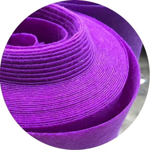 Tapis d'allée violet découpable pour éviter les faux plis au mariage