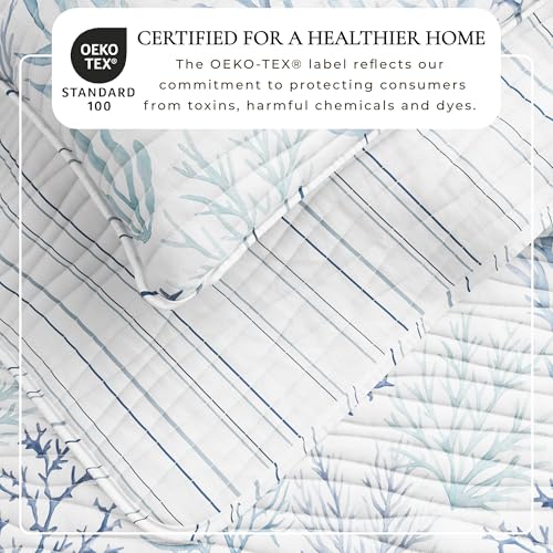 Image of Great Bay Home Coastal Quilt Set - 3-Piece Full /Queen Size Nautical Bedding Set - Lightweight, All-Season, Reversible Bedspread (Watercolor Coral)