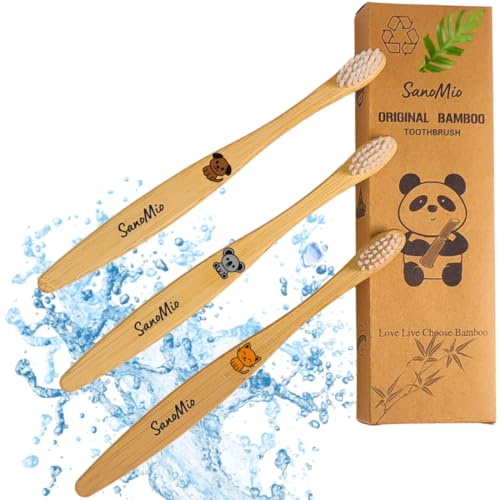 SanoMio Zahnbürste Kinder Bambus – Kinderzahnbürste 3er-Set mit niedlichen Tiermotiven – Nachhaltiger, plastikfreier Bambusgriff, BPA-frei & vegan – Umweltfreundliche Bamboo Toothbrush Kinder