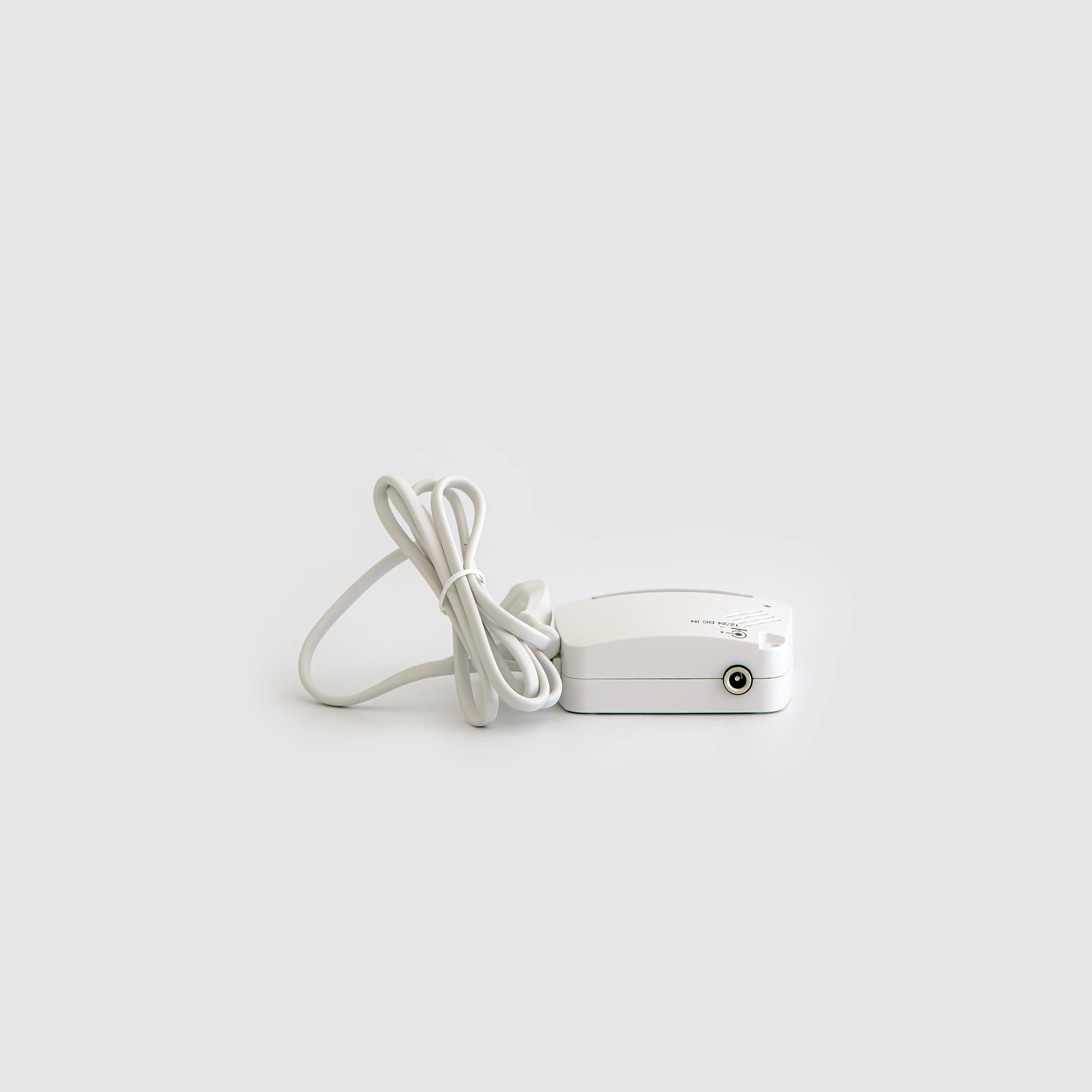 D-Home - Explorer Connect - Antenna TV collegata per Caravana, con amplificatore. Antenna TV Pilotabile con App Mobile per una ricezione ottimale. Installazione facile/chiavi in mano