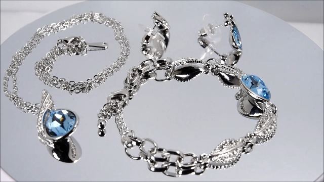 RIZILIA Fleur Ensemble De Bijoux Pendentif Avec 18" Chaîne & Stud Boucles D'oreilles Coupe De Ovale CZ [Zircone Blanche] En Plaqué Or Jaune,Simple Moderne élégant