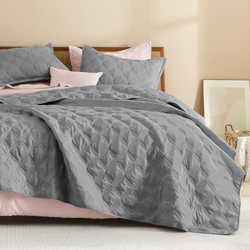 Image of Litanika Queen Quilt Bedding Set, Medium Grey Summer Lightweight Soft Comforter Bedspreads & Coverlets, Boho Farmhouse Bedding Cover Bed Decor All Season, 3 Pieces (1 Quilt, 2 Pillowcases)
