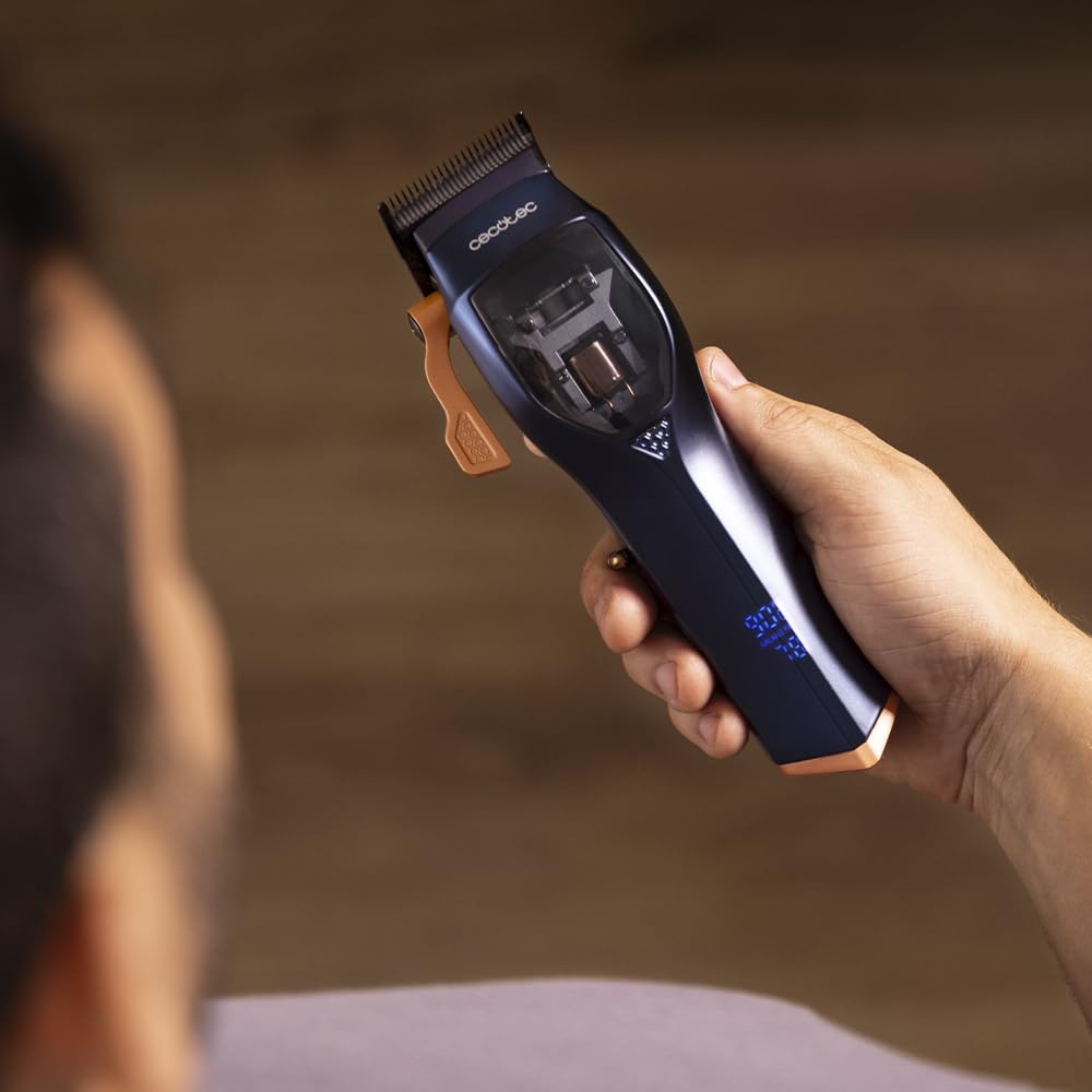 Cecotec PrecisionCare Expert Vector Haarschneider mit magnetischem Motor, 9200 U/min, 4 Kämme, DLC-Klinge aus Edelstahl und Keramik, Display, Betriebsdauer 90 Minuten, Ladegerät Typ C | DLC-beschichtete Edelstahl- und Keramikklinge, 90 Min. Laufzeit, Disp