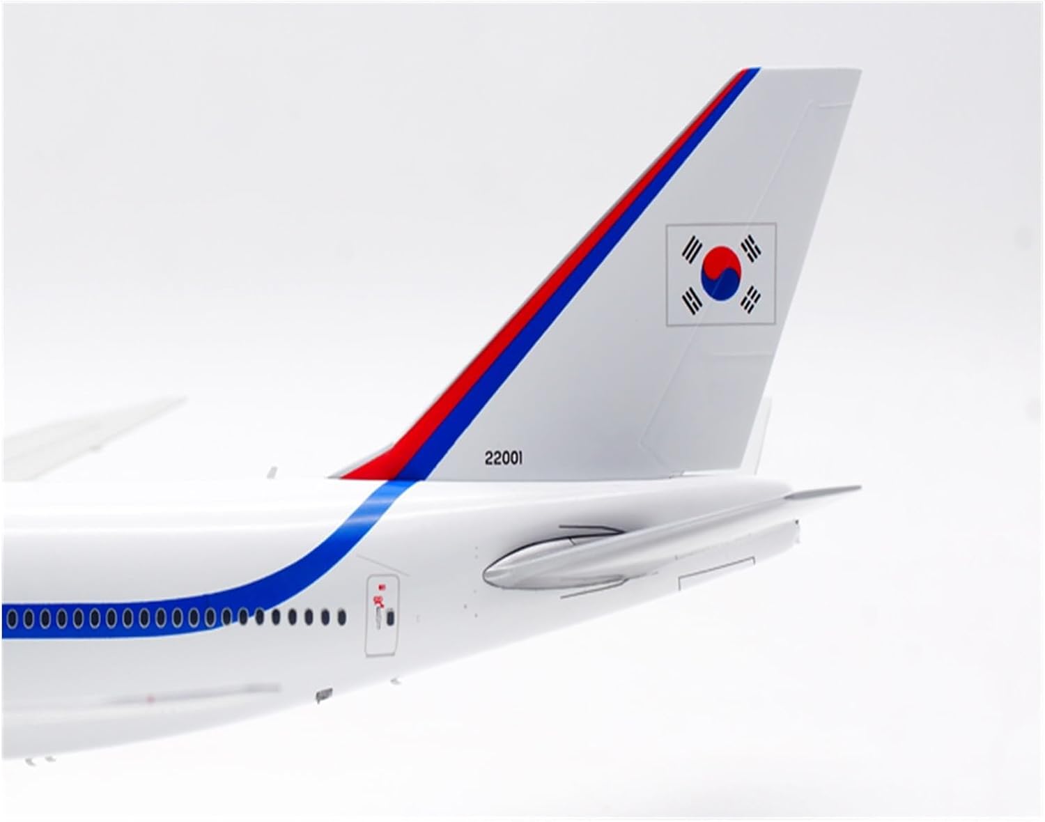 Die Cast Plane 1 200 for B747-8 Static Metal Die Cast Alloy Finished Simulation Aircraft Passenger Model Collection Finished Metal Airplane