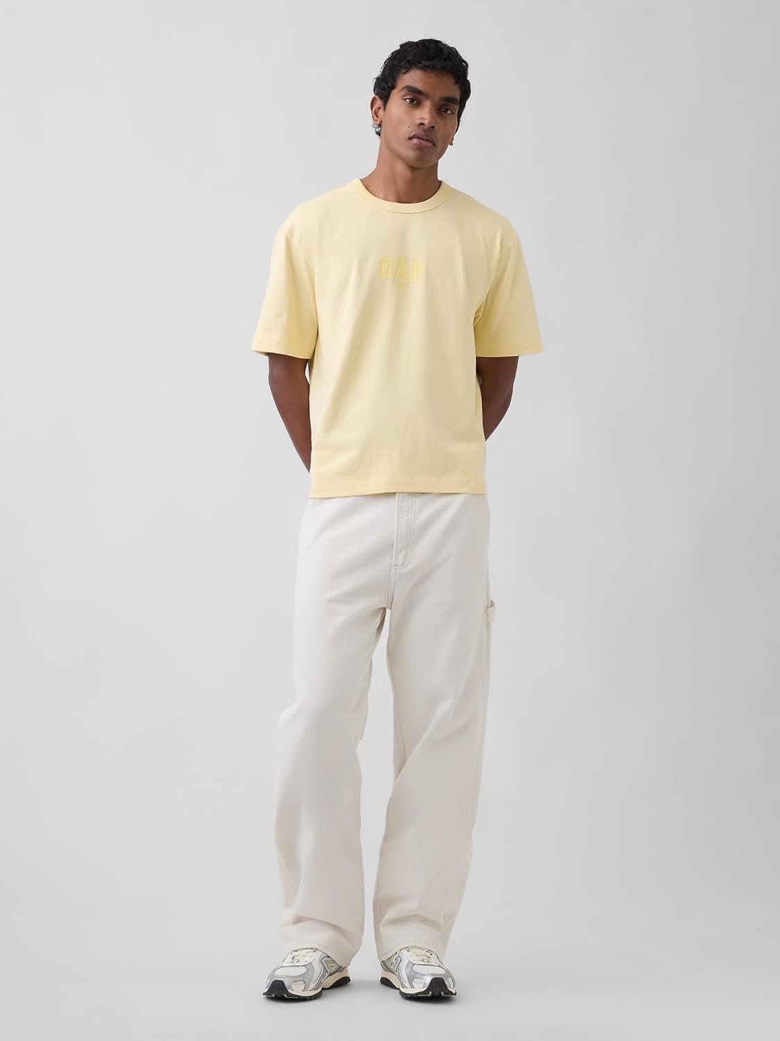 GAP Men's Heavyweight Cropped Logo Tee